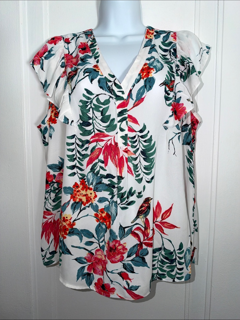 DR2 Floral v neck Blouse with ruffle sleeves size large
